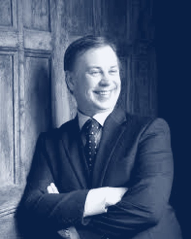 Paul Russell — pengasas Luxury Academy